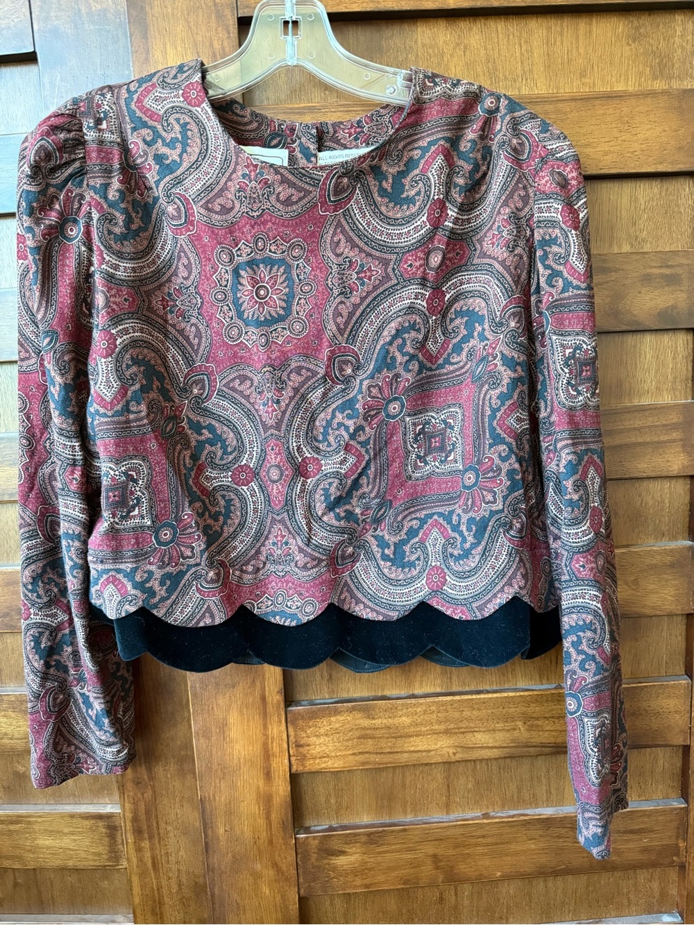 Vintage karin stevens Burgundy and Brown Paisley Scalloped Hem Long-Sleeve Top